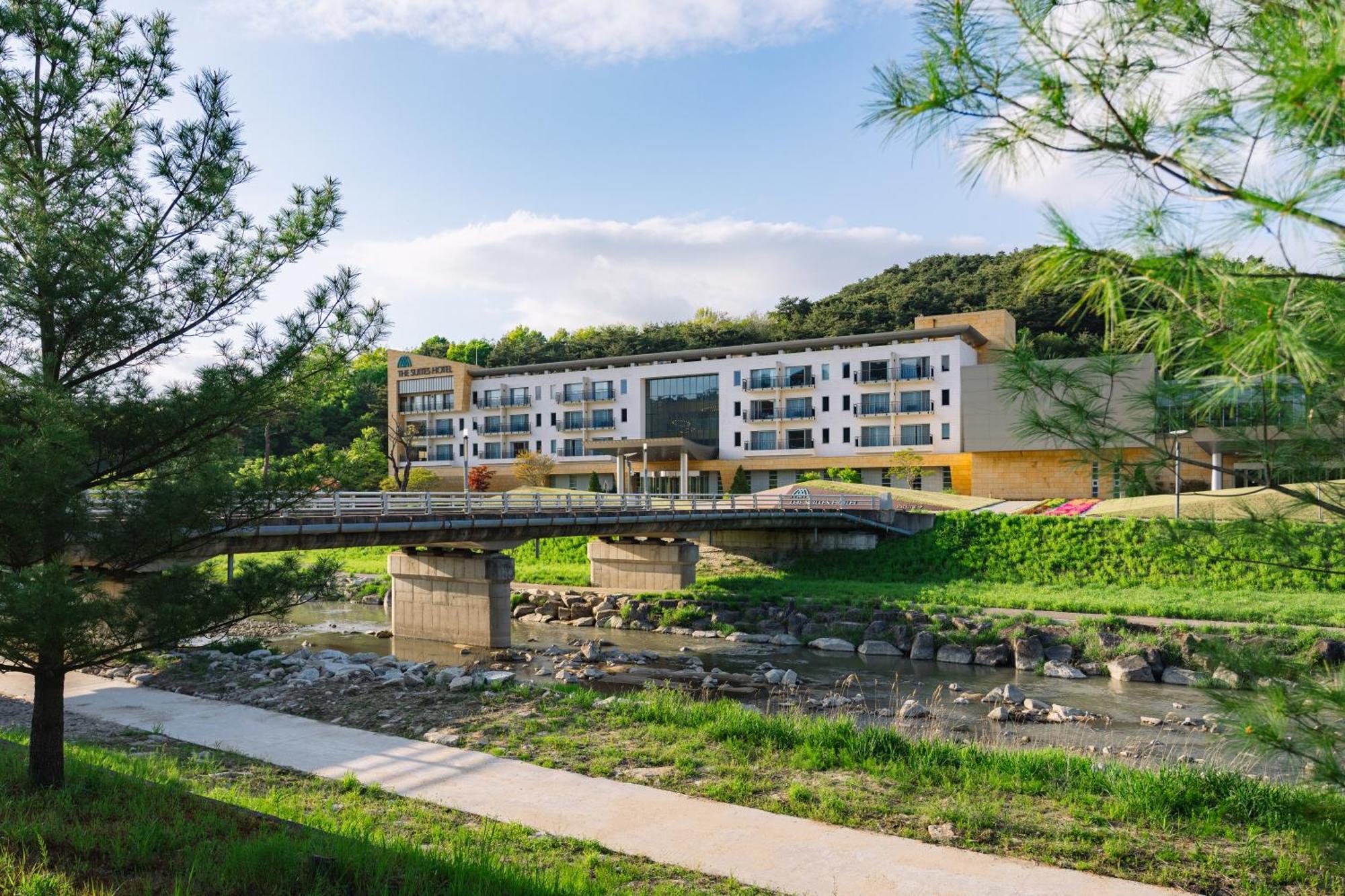 The Suites Hotel Namwon Экстерьер фото